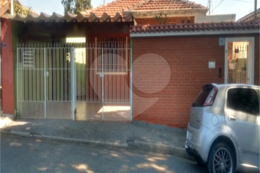 Sobrado à venda com 3 quartos em Horto, São Paulo, SP