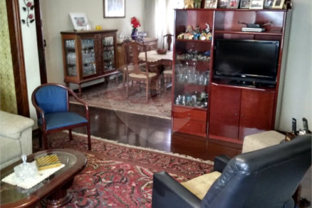 Casa à venda com 4 quartos, sendo 1 suíte, em Alto da Lapa, São Paulo, SP