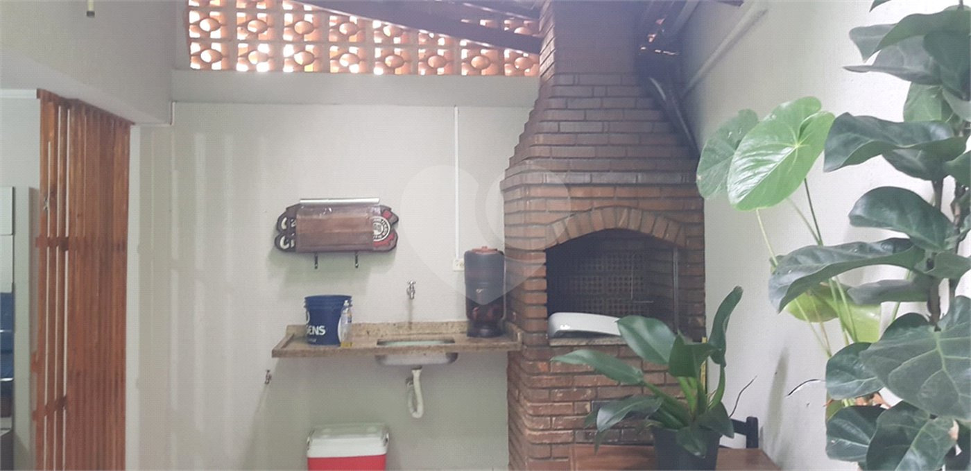 Sobrado à venda com 3 quartos, sendo 1 suíte, em Vila Vitório Mazzei, São Paulo, SP