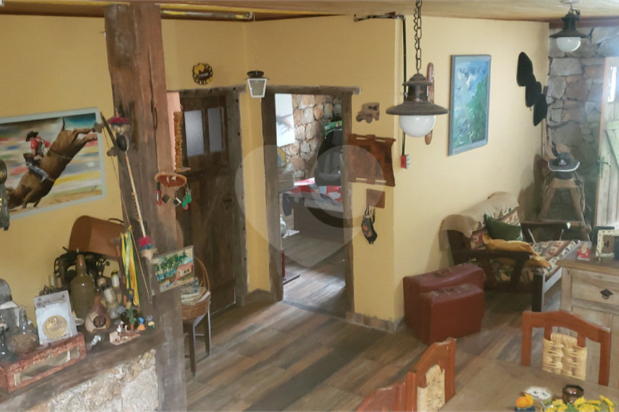 Casa à venda com 4 quartos, sendo 1 suíte, em Serra da Cantareira, Mairiporã, SP