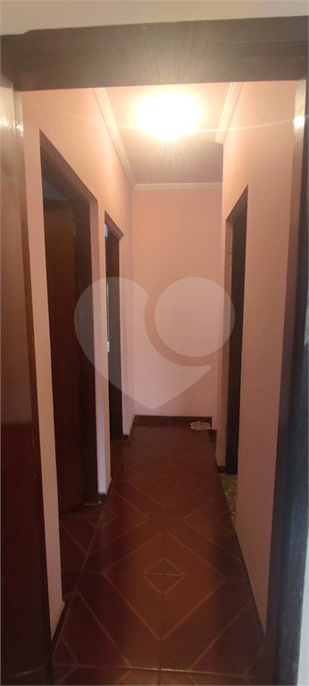 Sobrado à venda com 6 quartos, sendo 1 suíte, em Vila Acoreana, Poá, SP