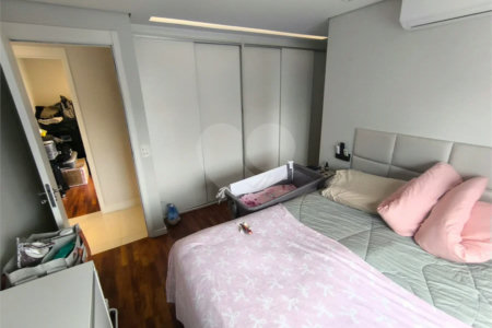 Apartamento à venda com 3 quartos, sendo 1 suíte,  em Jardim Vazani, São Paulo, SP