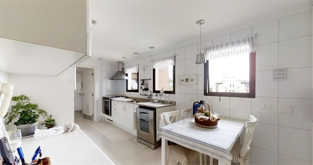 Apartamento à venda com 3 quartos, sendo 2 suítes, em Vila Suzana, São Paulo, SP