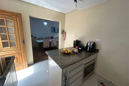 Sobrado à venda com 6 quartos, sendo 1 suíte,  em Vila do Encontro, São Paulo, SP