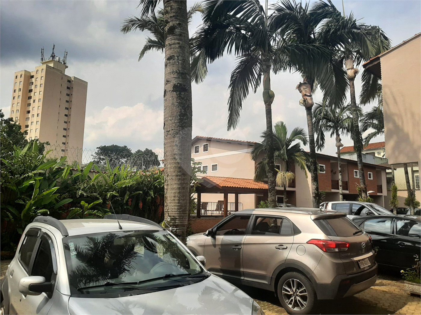 Casa à venda com 3 quartos, sendo 1 suíte, no condomínio Cantareira Park, São Paulo - SP