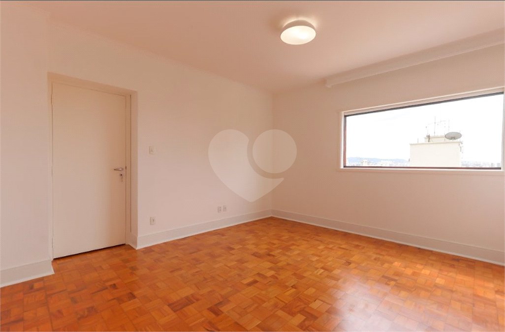 Apartamento à venda com 3 quartos, sendo 1 suíte,  em Santa Cecília, São Paulo, SP