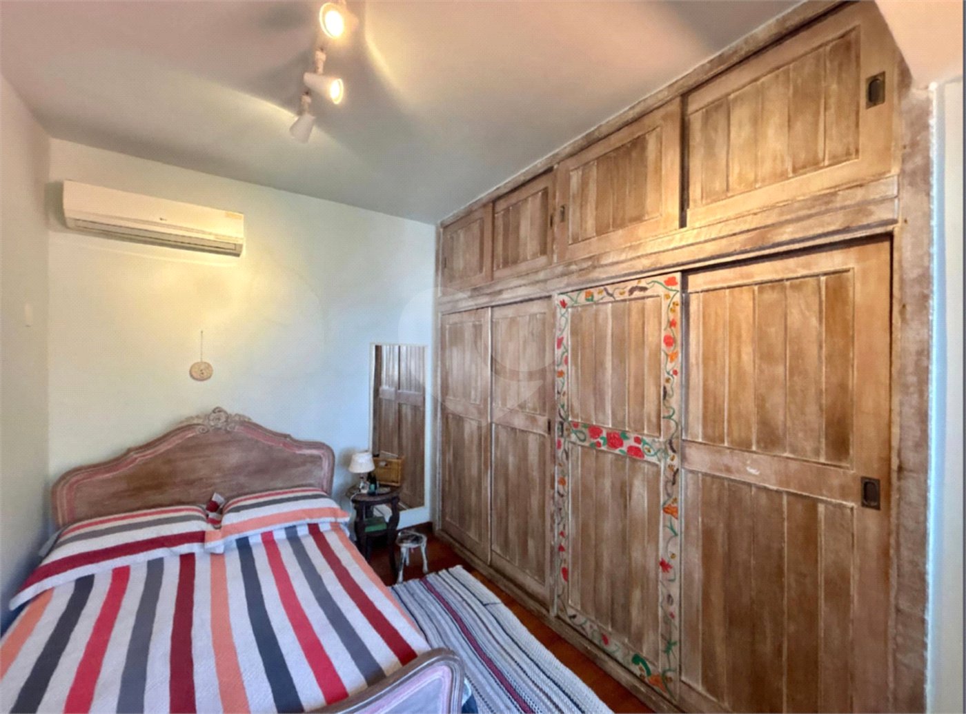 Casa à venda com 4 quartos, sendo 1 suíte, em Lagoa, Rio de Janeiro, RJ