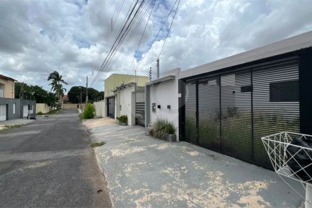 Casa Térrea à venda com 3 quartos, sendo 1 suíte, em Jardim Califórnia, Cuiabá, MT