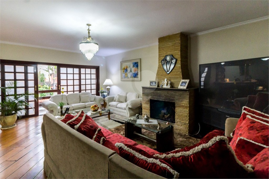 Casa à venda ou para alugar com 5 quartos, sendo 3 suítes, em Independência, São Bernardo do Campo, SP