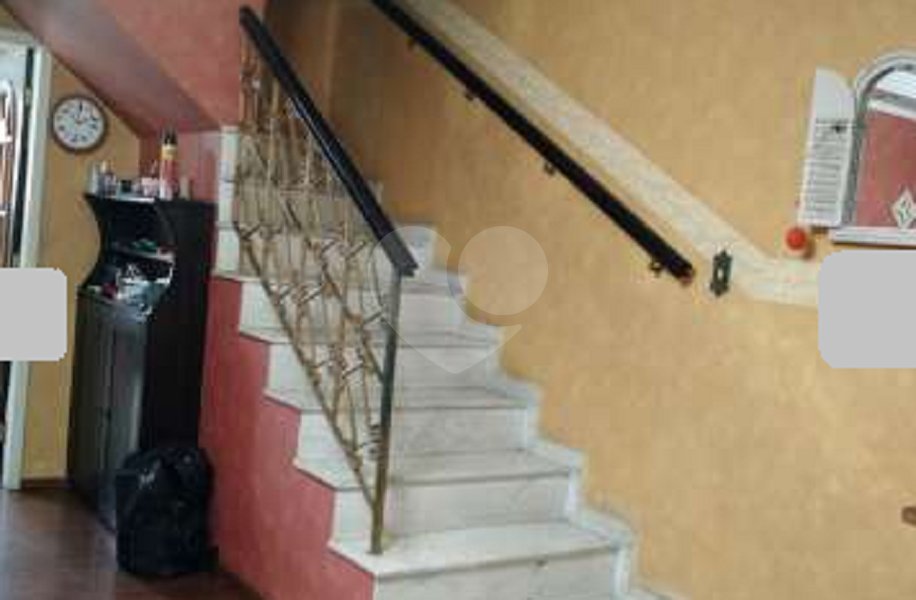 Sobrado à venda com 3 quartos, sendo 1 suíte, em Horto, São Paulo, SP