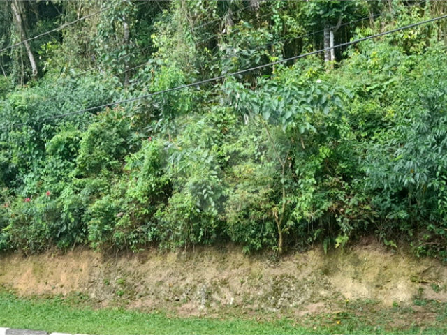 Terreno à venda no condomínio Parque Imperial da Cantareira, Mairiporã - SP