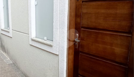 Casa à venda com 2 suítes no condomínio Residencial Pavoni I, São Paulo - SP