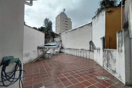 Sobrado à venda com 3 quartos em Vila Romana, São Paulo, SP