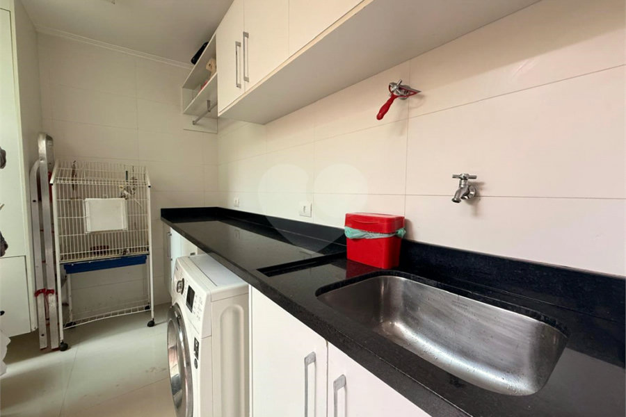Casa à venda com 4 quartos, sendo 2 suítes, no condomínio Florada da Serra, São Paulo - SP