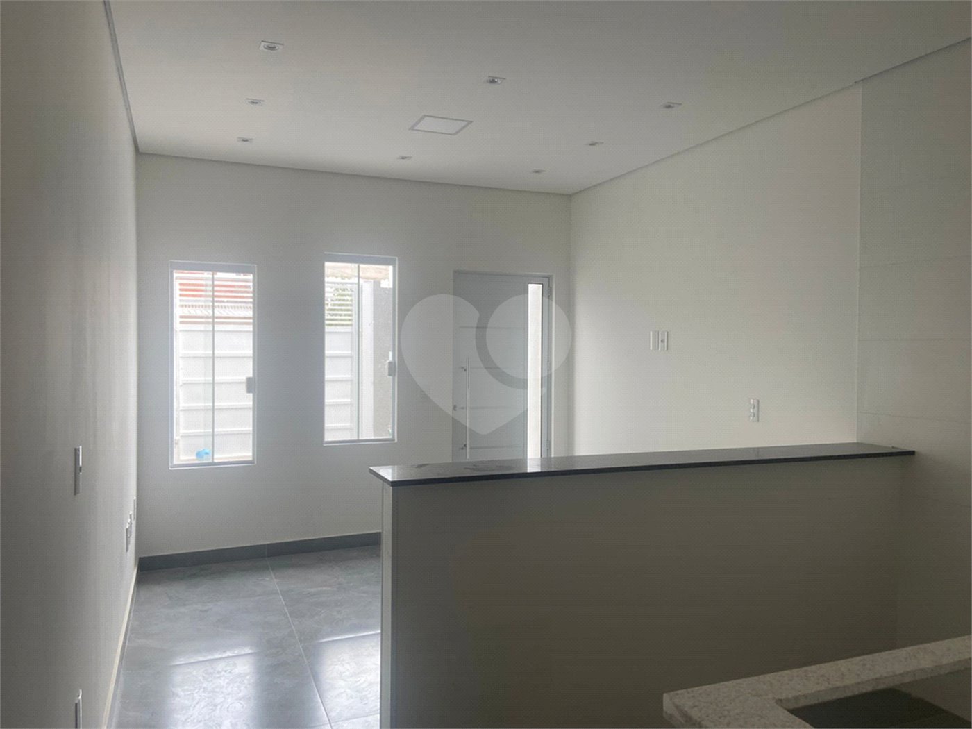 Casa à venda com 2 quartos, sendo 1 suíte, em Jardim Vergínia, Sorocaba, SP