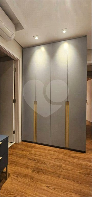 Apartamento 131 M2² vista LIVRE Vila Mariana SP 3 Suítes 4 banheiros 3 vagas escritório depósito e varanda gourmet integrada Aceita e estuda permuta