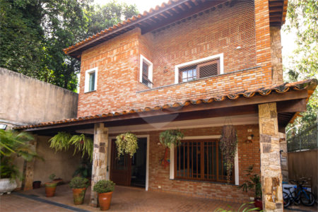 Sobrado à venda com 4 quartos, sendo 2 suítes, em Alto da Boa Vista, São Paulo, SP