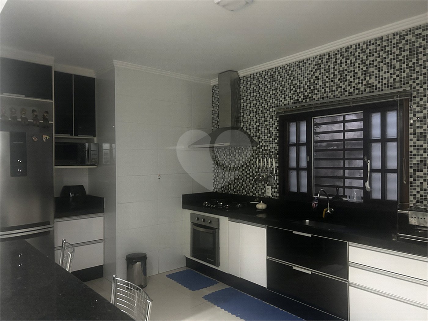 Sobrado à venda com 3 quartos, sendo 1 suíte,  em Vila Romanópolis, Ferraz de Vasconcelos, SP