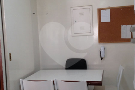 Apartamento à venda com 3 quartos, sendo 1 suíte,  em Vila Uberabinha, São Paulo, SP