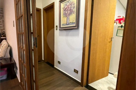 Sobrado à venda com 5 quartos, sendo 1 suíte, em Alto da Boa Vista, São Paulo, SP
