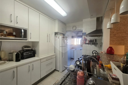 Apartamento à venda com 3 quartos, sendo 1 suíte, em Alto da Boa Vista, São Paulo, SP