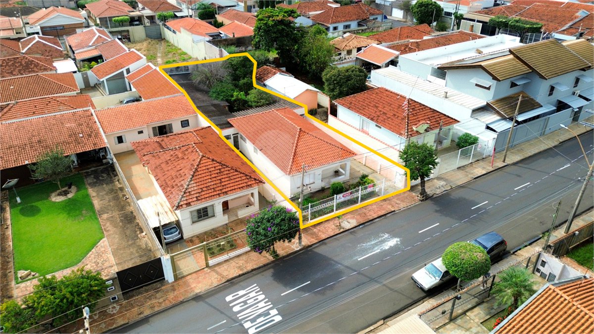Casa à venda com 3 quartos no Centro, Araraquara, SP