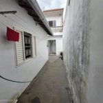 Casa térrea à venda no Douradinho com 2 quartos e edícula com mais dois quartos e 2 banheiros.