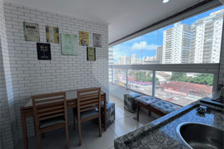 Apartamento à venda com 2 quartos, sendo 1 suíte, em Guilhermina, Praia Grande, SP