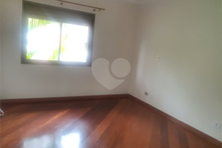 Casa à venda com 4 quartos, sendo 2 suítes,  no condomínio Lake Louise, São Paulo - SP