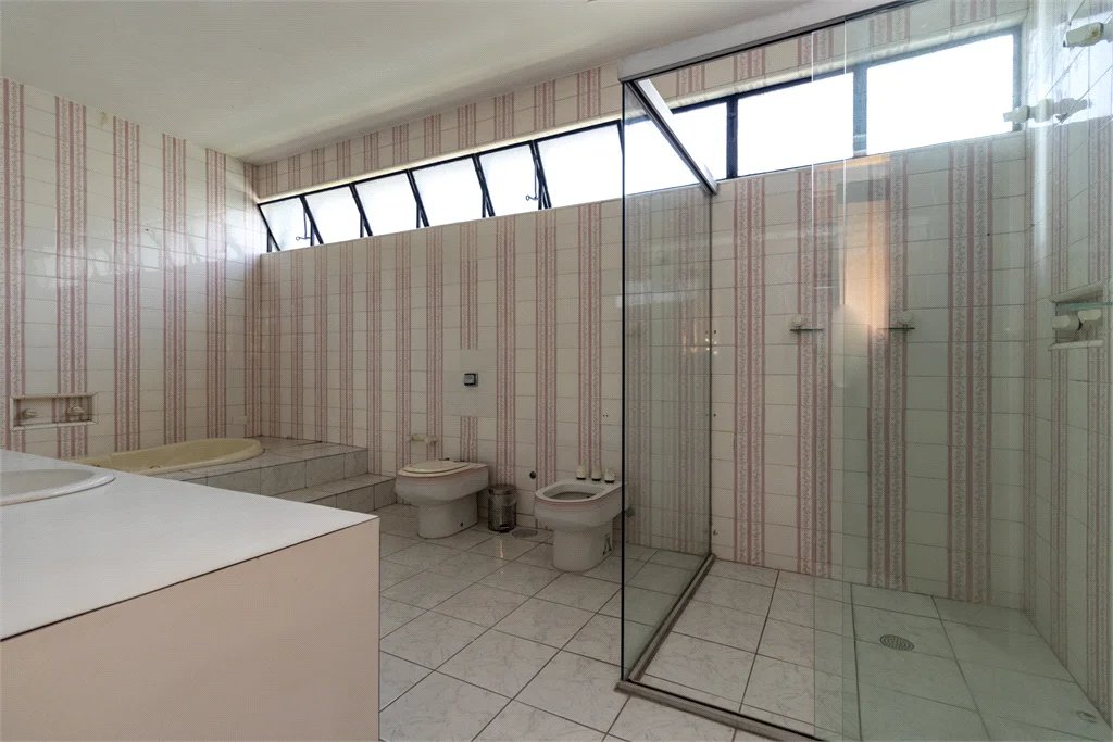 Sobrado à venda com 4 quartos, sendo 2 suítes, em Vila Morumbi, São Paulo, SP