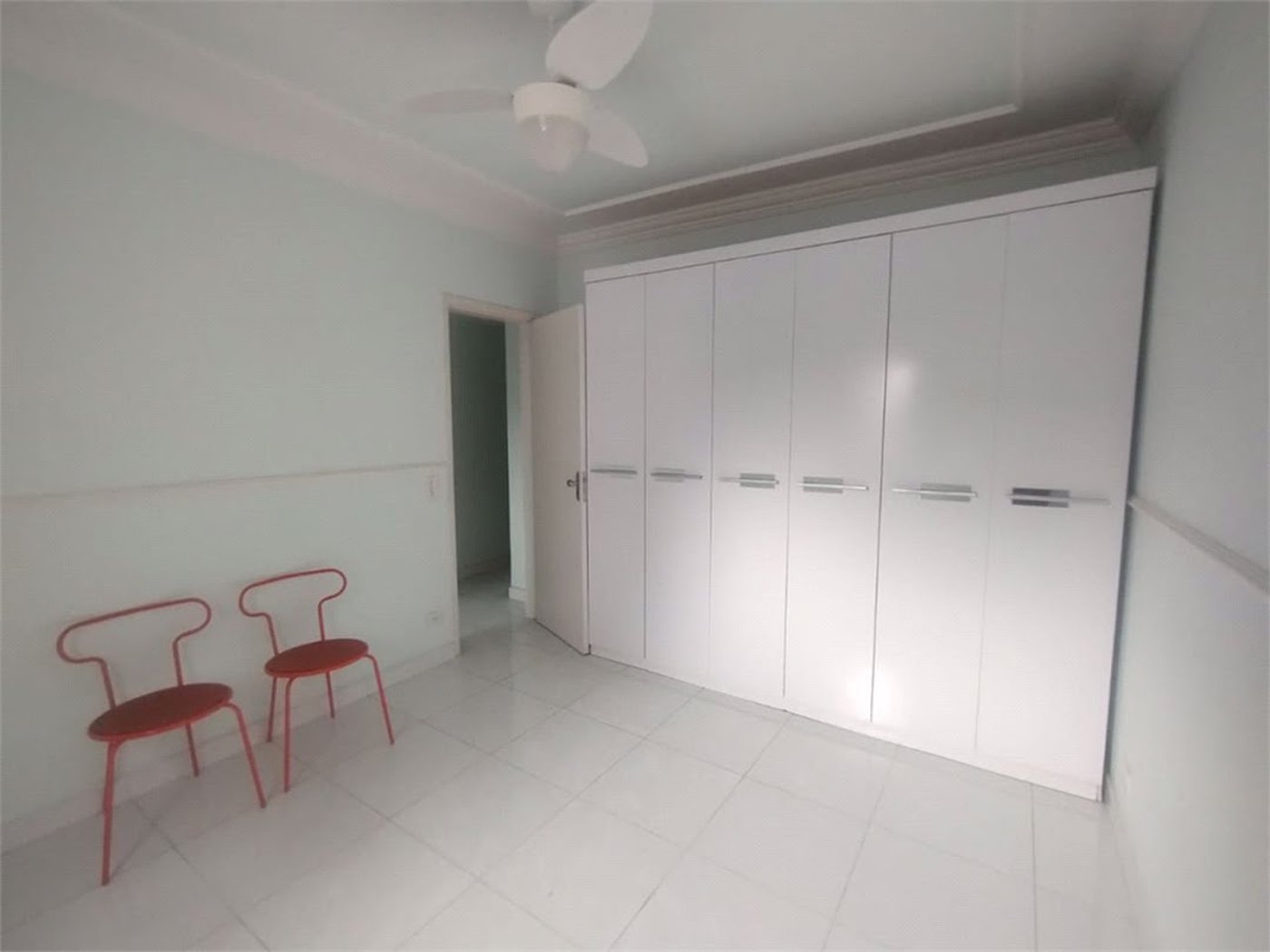 Apartamento com 2 dormitórios à venda, 60 m² por R$ 330.000,00 - Jardim São Miguel - Guarujá/SP