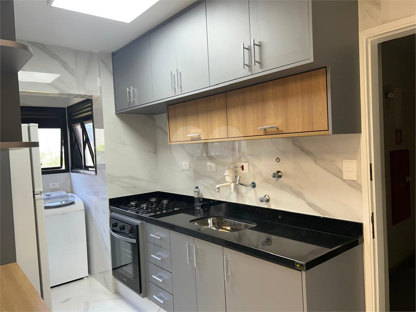 Apartamento para alugar com 3 quartos, sendo 1 suíte,  em Pinheiros, São Paulo, SP