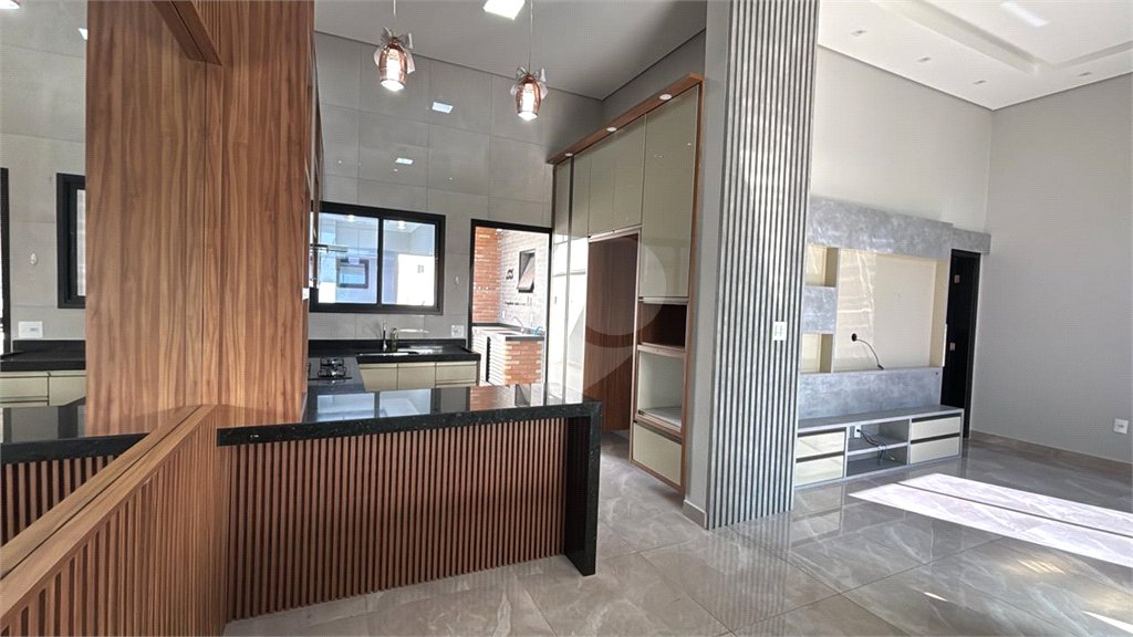 Casa à venda com 3 quartos, sendo 1 suíte, no condomínio Vila Paraty, Indaiatuba - SP