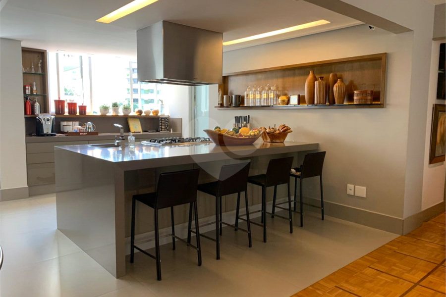 Apartamento à venda com 3 quartos, sendo 2 suítes, em Higienópolis, São Paulo, SP