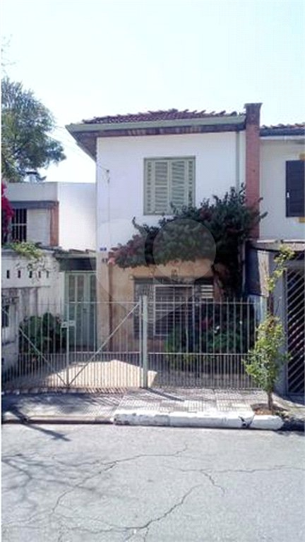 Sobrado à venda com 3 quartos em Saúde, São Paulo, SP
