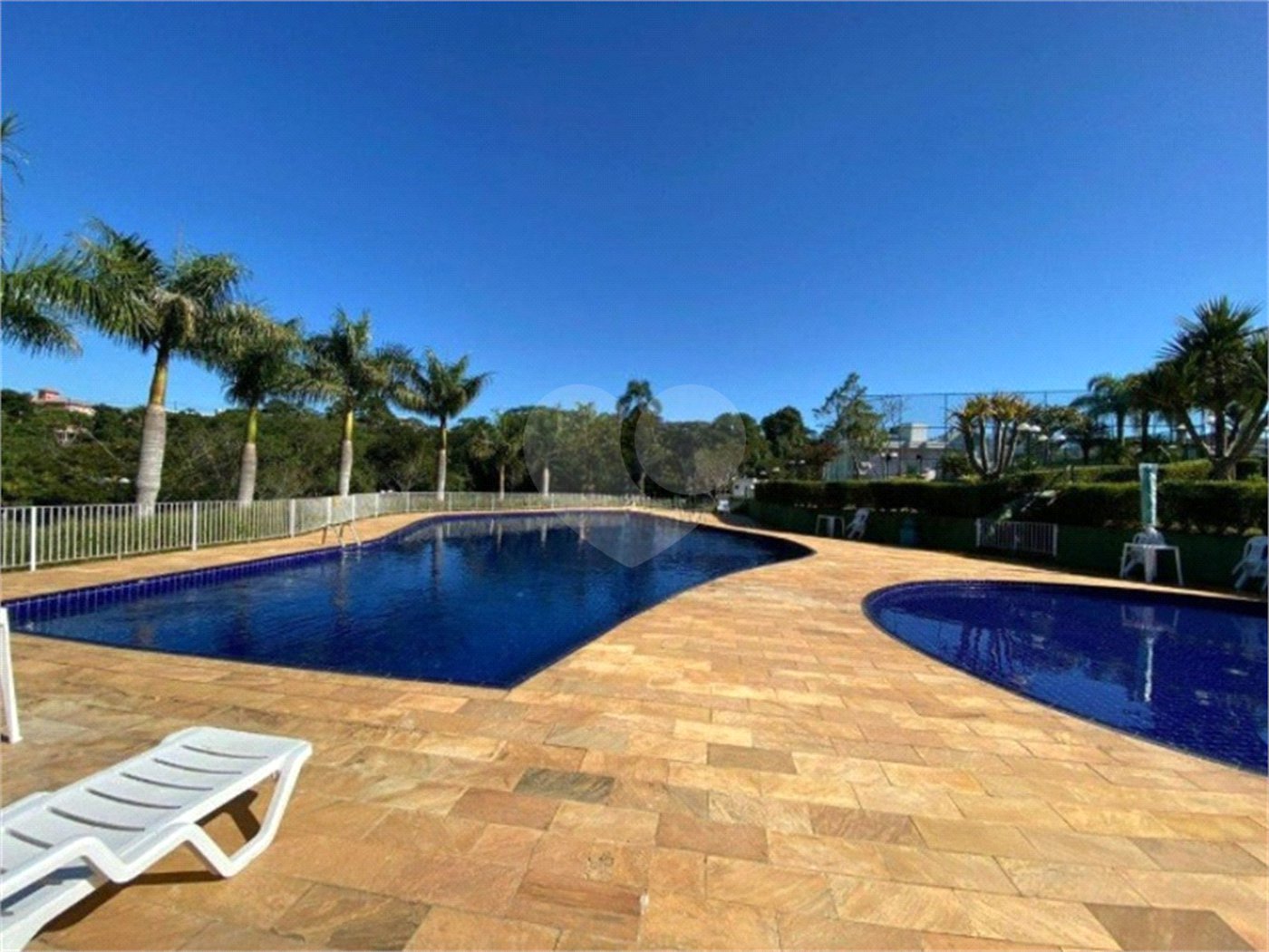Casa à venda com 4 quartos, sendo 2 suítes, no condomínio Terras de Santa Adélia, Vargem Grande Paulista - SP