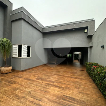 Casa à venda com 3 quartos, sendo 3 suítes, em Vila Nossa Senhora do Amparo, Ponta Porã - MS