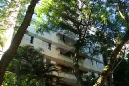 Apartamento com 3 dormitórios e 1 vaga fixa, em região tranquila perto da Av. Washingtonís e de diversos serviços. Ideal para quem quer morar bem e com comodidade.