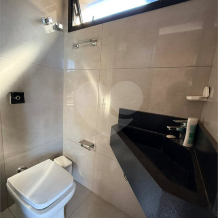 Casa à venda com 5 quartos, sendo 4 suítes,  em Village do Lago, Três Lagoas, MS