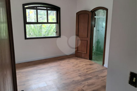 Sobrado à venda com 4 quartos, sendo 2 suítes, em Granja Julieta, São Paulo, SP