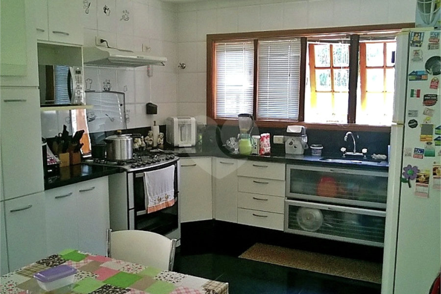 Sobrado à venda com 6 quartos, sendo 4 suítes, em Tremembé, São Paulo, SP