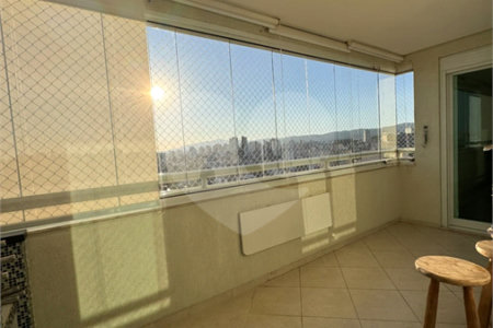 Apartamento à venda com 3 quartos, sendo 1 suíte,  em Vila Dom Pedro II, São Paulo, SP