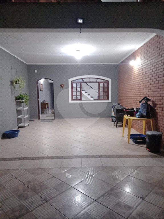 Casa à venda com 3 quartos, sendo 1 suíte,  em Vila Júlia, Poá, SP