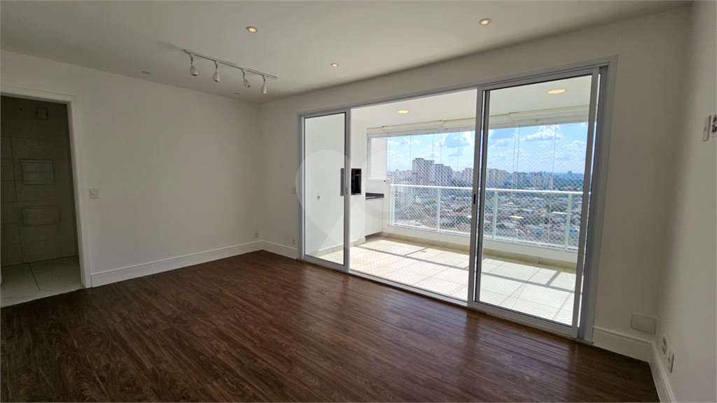 Apartamento à venda ou para alugar com 3 quartos, sendo 2 suítes, em Vila Anastácio, São Paulo, SP