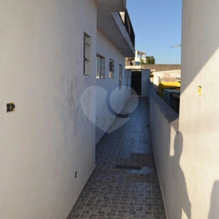Sobrado à venda com 2 quartos em Vila Nivi, São Paulo, SP