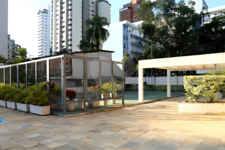 Apartamento à venda com 4 quartos, sendo 3 suítes,  em Real Parque, São Paulo, SP
