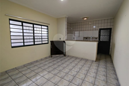 Casa para alugar com 4 quartos, sendo 1 suíte, em Vila Judite, Itapetininga, SP