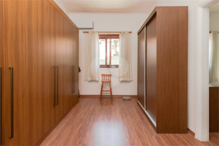 Casa à venda com 4 quartos, sendo 3 suítes, em Vila Pirajussara, São Paulo, SP