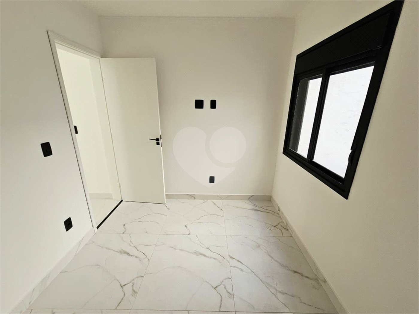 Sobrado à venda com 3 quartos, sendo 2 suítes,  em Vila Dom Pedro II, São Paulo, SP