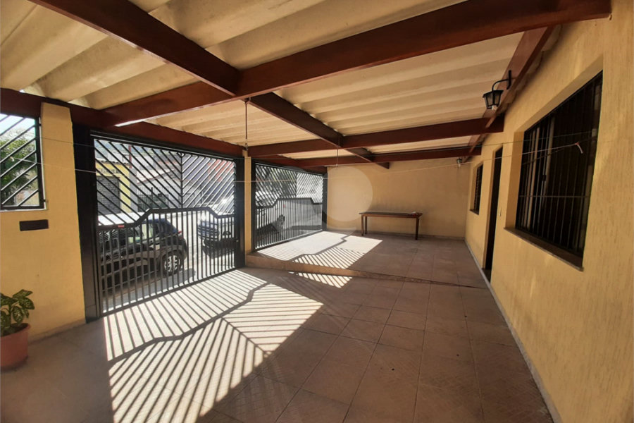 Sobrado à venda com 5 quartos, sendo 1 suíte, em Tremembé, São Paulo, SP